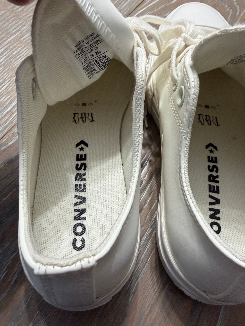 Converse Women's Low-Top leather Sneakers White women’s 7.5 - Picture 7 of 10